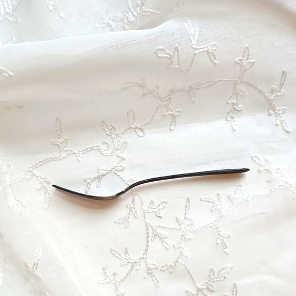 Vintage 1847 Rogers Bros Daffodil Silver Plated Fork, Spring Daffodil Pattern - Picture 9 of 12